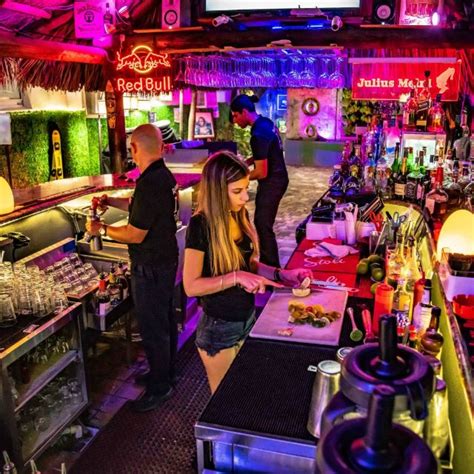 RAKIJA LOUNGE, Miami Beach .